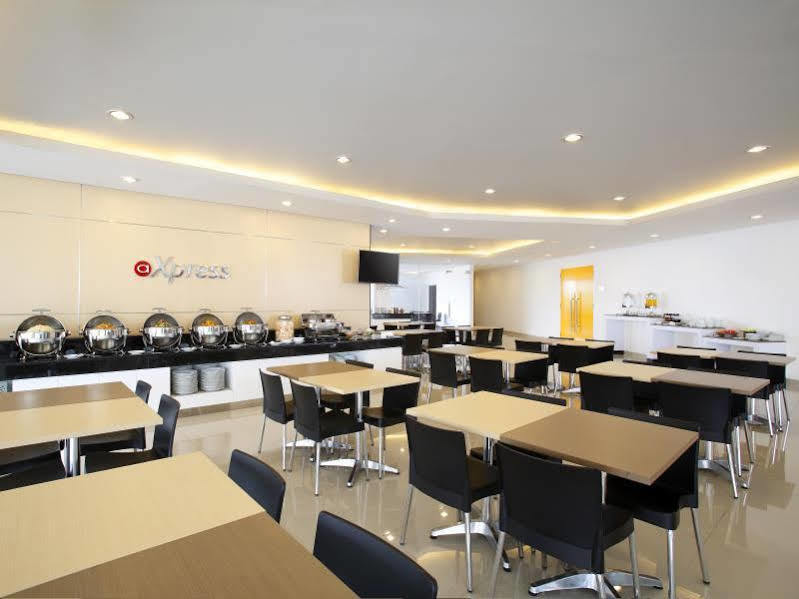 Amaris Hotel Karawang Exterior photo