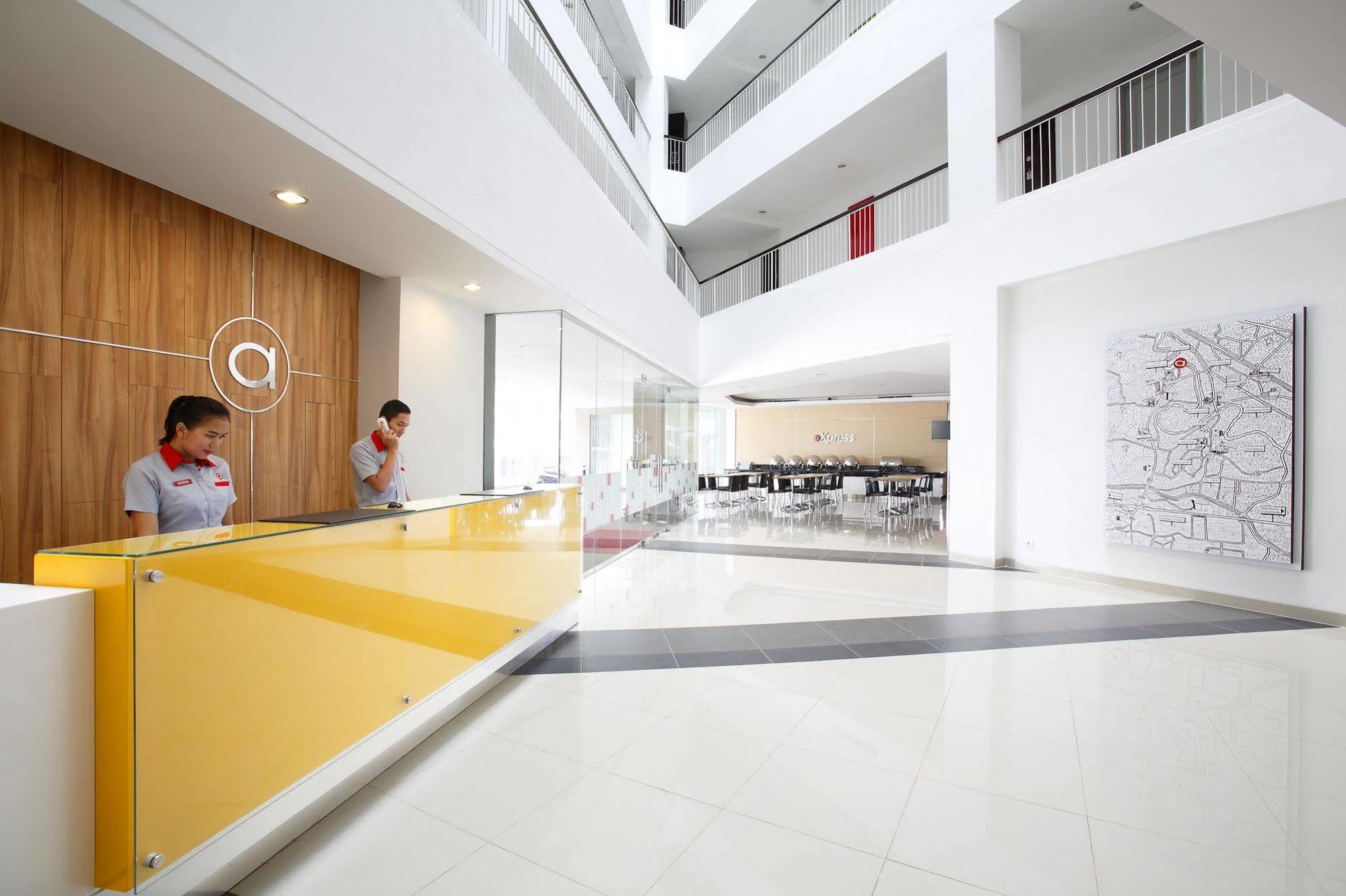 Amaris Hotel Karawang Exterior photo