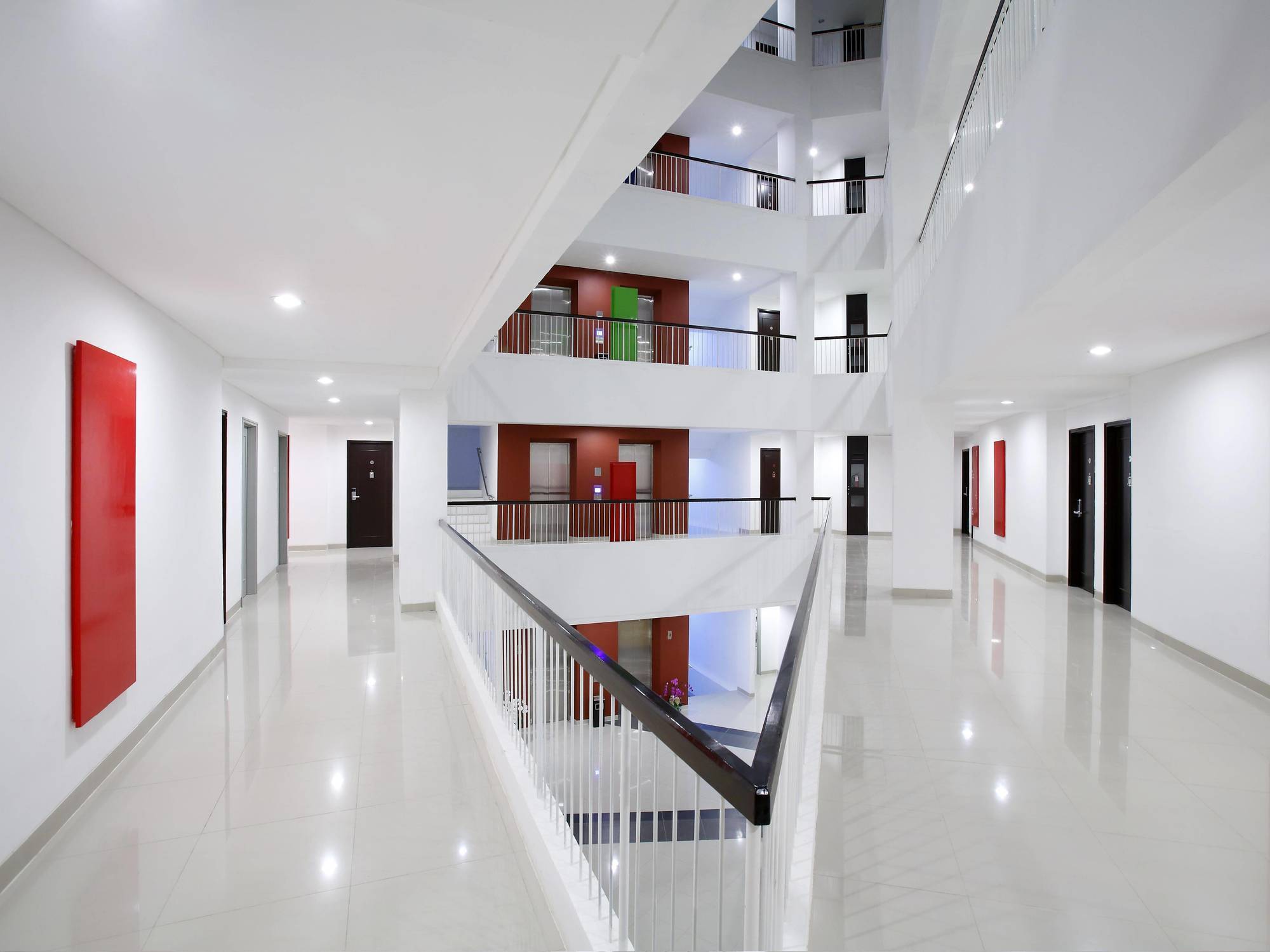 Amaris Hotel Karawang Exterior photo