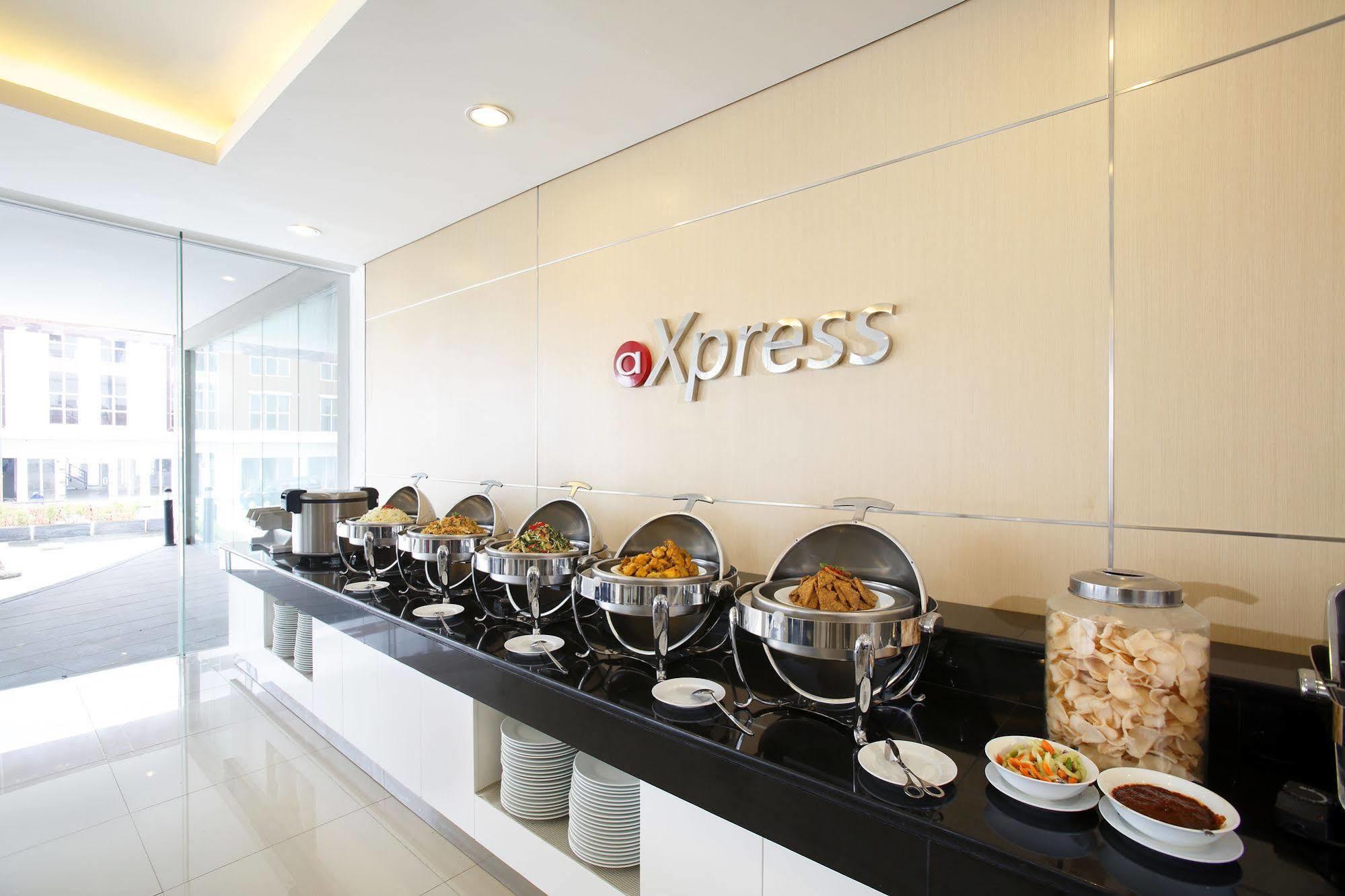Amaris Hotel Karawang Exterior photo