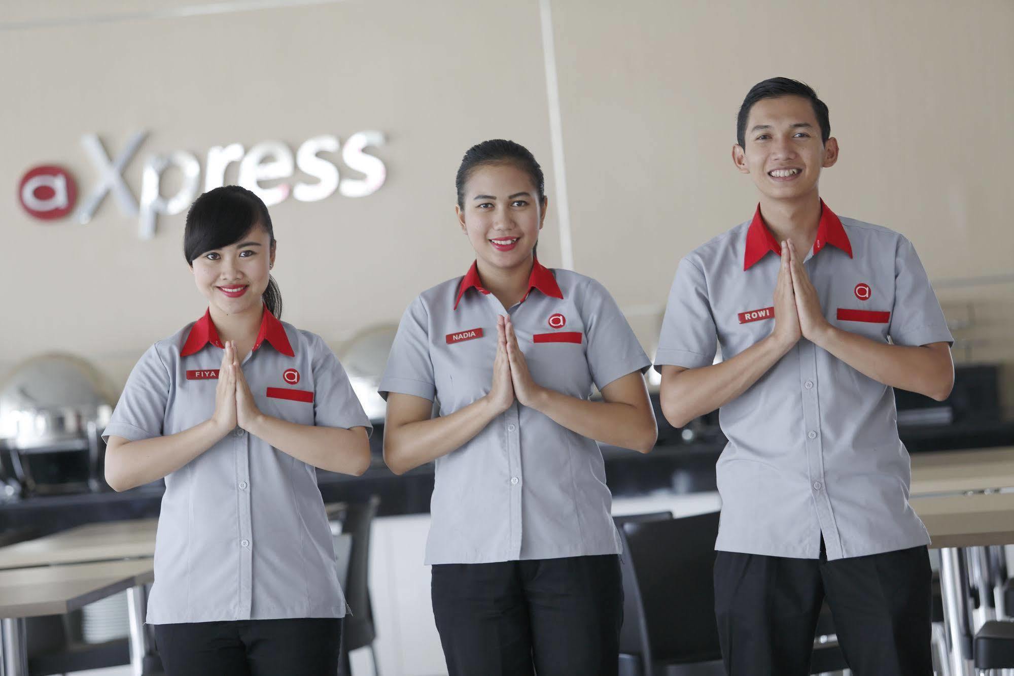 Amaris Hotel Karawang Exterior photo