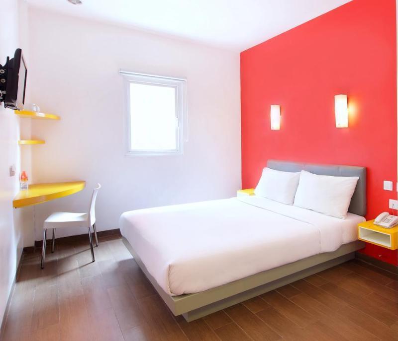 Amaris Hotel Karawang Exterior photo